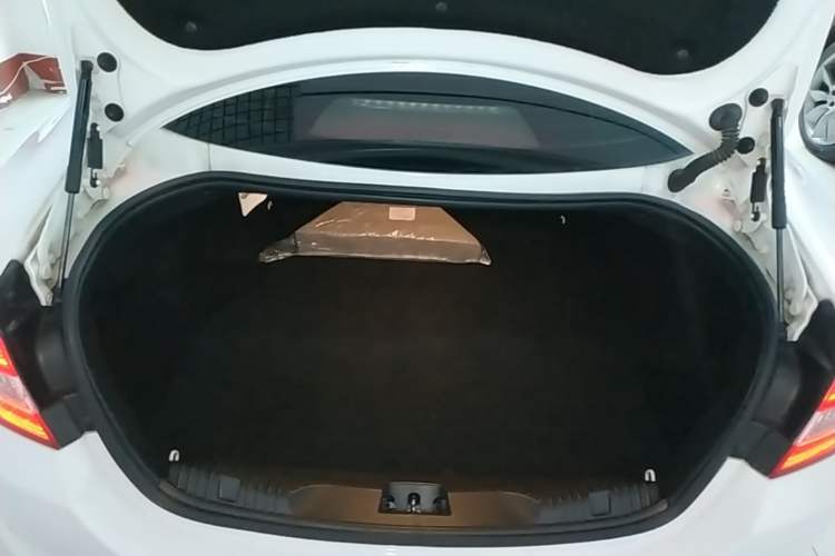 Used Jaguar XF 2015 XF 2.0T 80th Anniversary Limited Edition Luxury Model Trunk