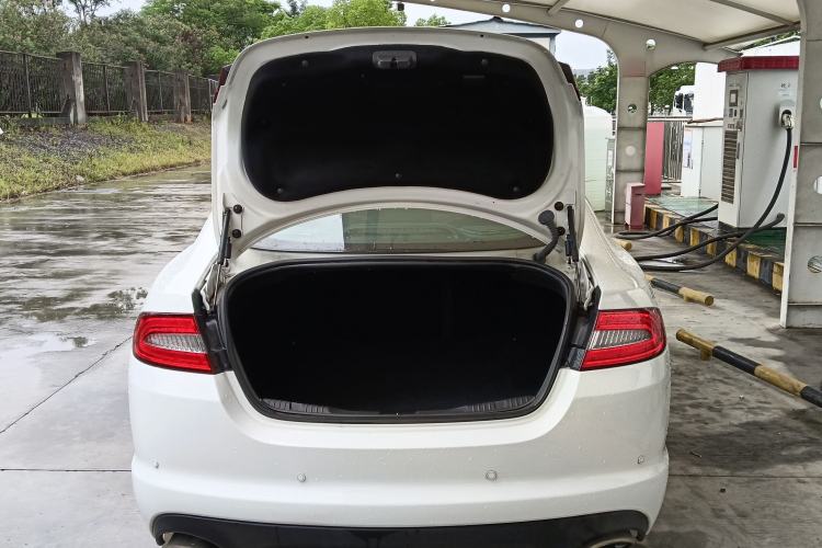 Used Jaguar XF 2015 XF 2.0T Luxury Edition Trunk