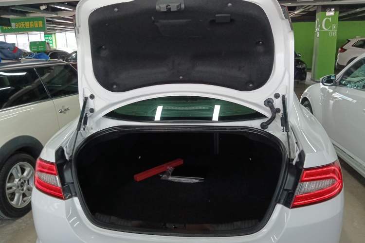 Used Jaguar XF 2015 XF 2.0T Prestige Edition Trunk