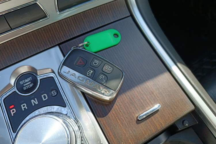 Used Jaguar XF 2015 XF 2.0T Sportbrake Luxury Edition Vehicle Key