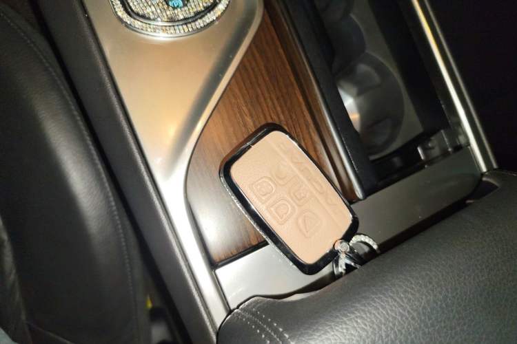 Used Jaguar XF 2015 XF 2.0T 80th Anniversary Collector's Edition Vehicle Key