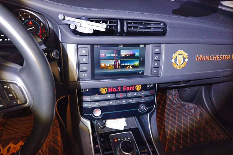 Used Jaguar XF 2016 XF 2.0T Two-Wheel-Drive Luxury Edition Audio And AC Panel