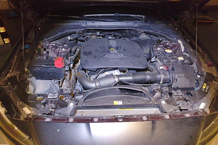 Used Jaguar XF 2016 XF 2.0T Two-Wheel-Drive Luxury Edition Engine Bay