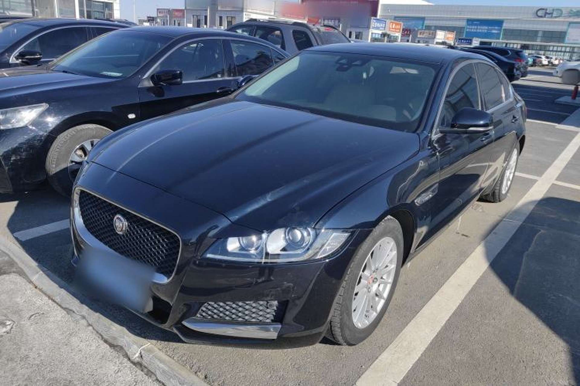Used Jaguar XF 2016 XF 2.0T Two-Wheel-Drive Luxury Edition Front Left 45 Deg