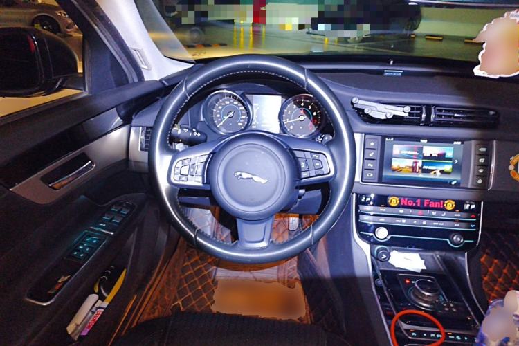 Used Jaguar XF 2016 XF 2.0T Two-Wheel-Drive Luxury Edition Steering Wheel