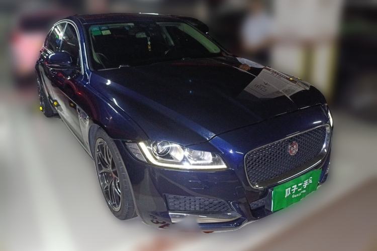 Used Jaguar XF 2016 XF 3.0 SC Two-Wheel-Drive Luxury Edition Front Right 45 Deg
