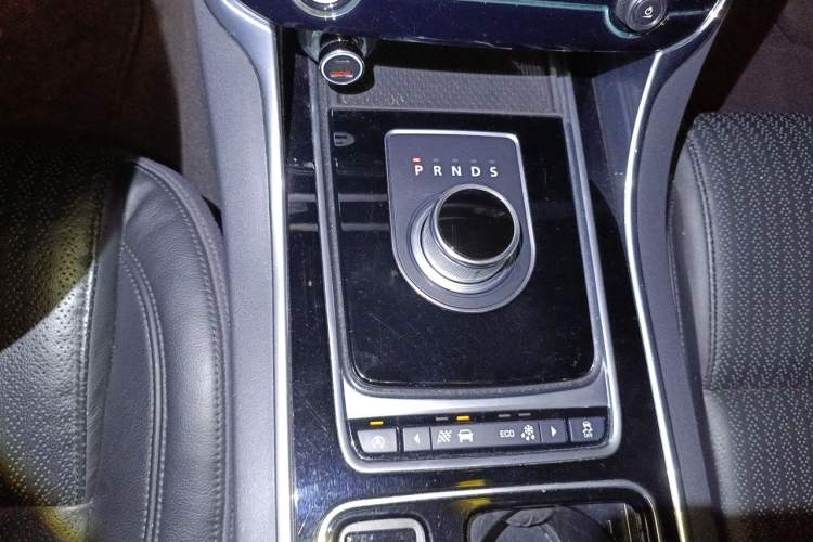 Used Jaguar XF 2016 XF 3.0 SC Two-Wheel-Drive Luxury Edition Gear Lever