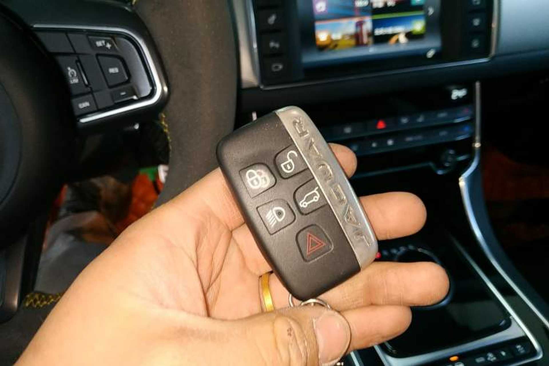 Used Jaguar XF 2016 XF 3.0 SC Two-Wheel-Drive Luxury Edition Interior 1