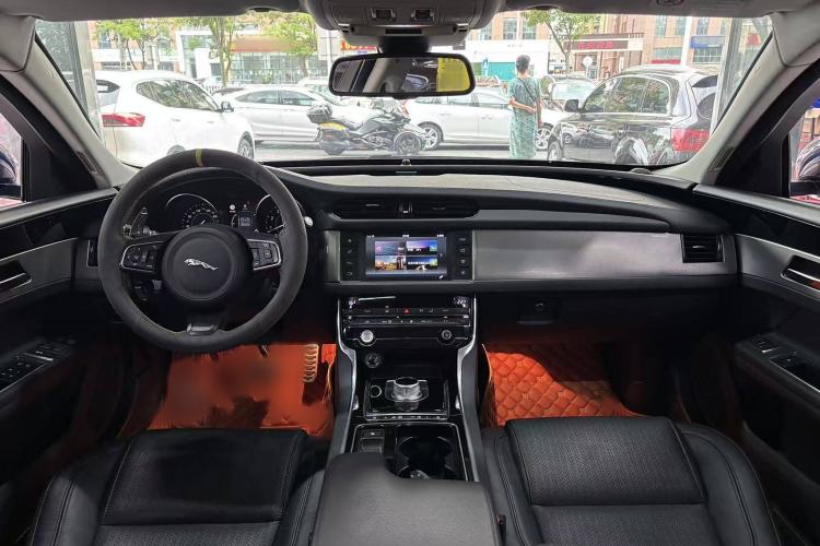 Used Jaguar XF 2016 XF 3.0 SC Two-Wheel-Drive Luxury Edition Interior 2