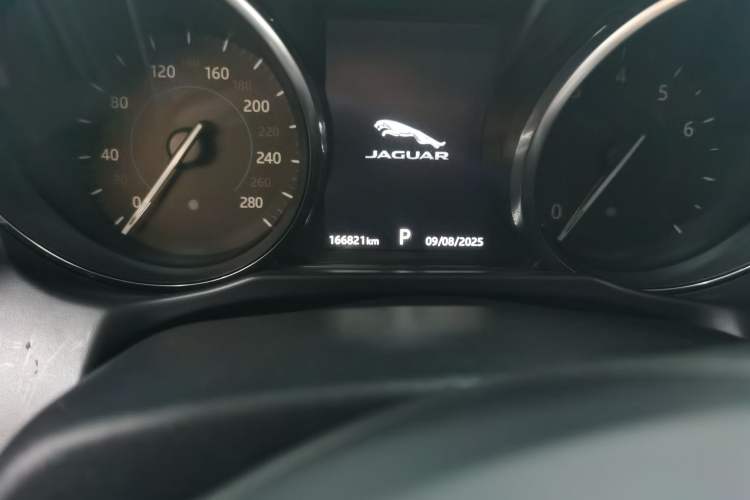 Used Jaguar XF 2016 XF 3.0 SC Two-Wheel-Drive Luxury Edition Odometer Close Up