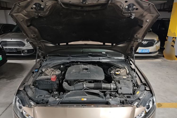 Used Jaguar XF 2016 XF 2.0T Two-Wheel-Drive Luxury Edition Engine Bay