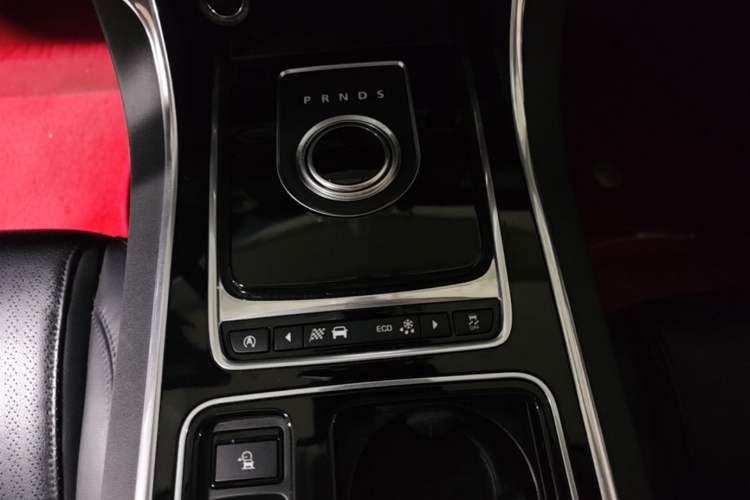 Used Jaguar XF 2016 XF 2.0T Two-Wheel-Drive Luxury Edition Gear Lever