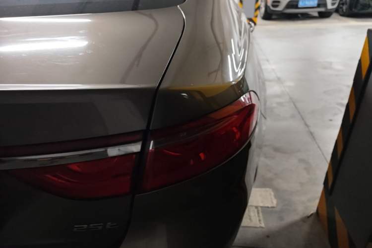 Used Jaguar XF 2016 XF 2.0T Two-Wheel-Drive Luxury Edition Right Rear Taillight