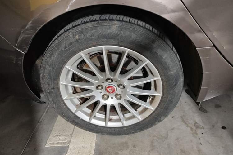 Used Jaguar XF 2016 XF 2.0T Two-Wheel-Drive Luxury Edition Right Rear Wheel Hub