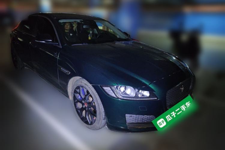 Used Jaguar XF 2016 XF 3.0 SC Two-Wheel-Drive Luxury Edition Front Right 45 Deg