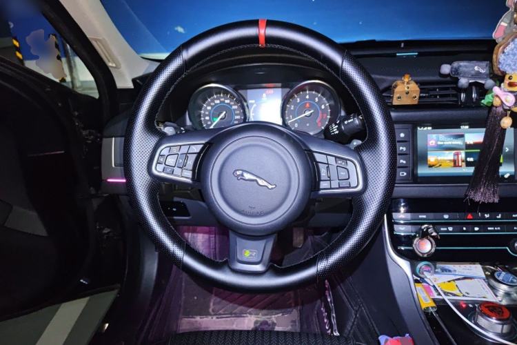 Used Jaguar XF 2016 XF 3.0 SC Two-Wheel-Drive Luxury Edition Steering Wheel
