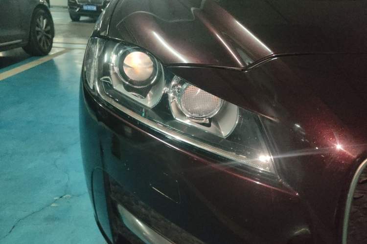 Used Jaguar XF 2016 XF 2.0T Two-Wheel-Drive R-Sport Sport Edition Right Front Headlight