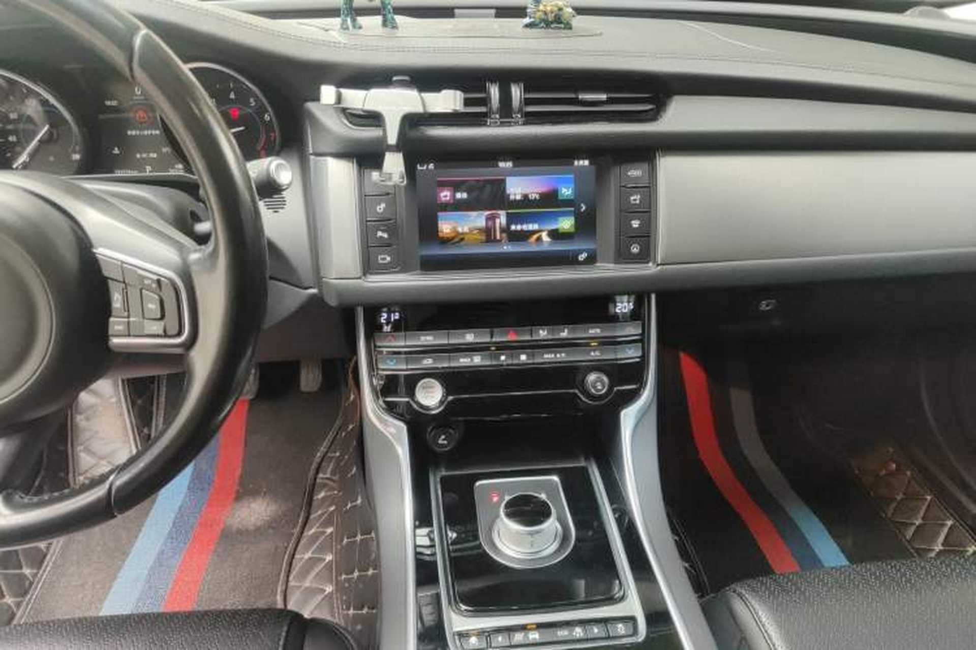 Used Jaguar XF 2016 XF 2.0T Two-Wheel-Drive Luxury Edition Audio And AC Panel