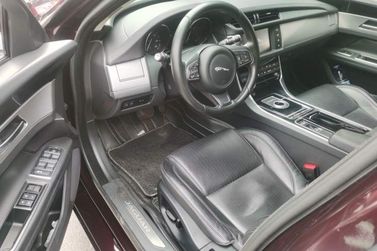 Used Jaguar XF 2016 XF 2.0T Two-Wheel-Drive Luxury Edition Driver Seat