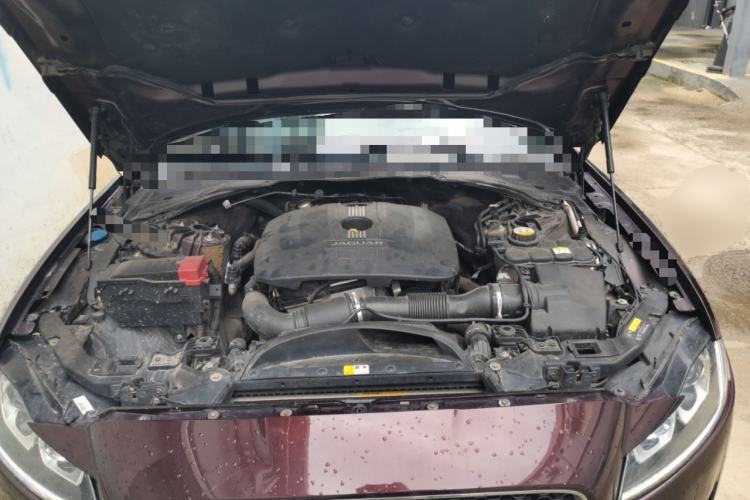Used Jaguar XF 2016 XF 2.0T Two-Wheel-Drive Luxury Edition Engine Bay