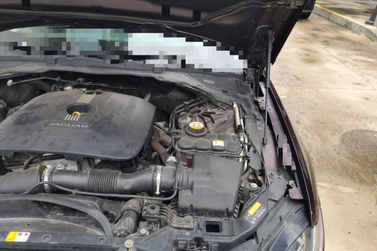 Used Jaguar XF 2016 XF 2.0T Two-Wheel-Drive Luxury Edition Engine Bay Left
