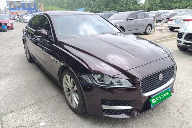 Used Jaguar XF 2016 XF 2.0T Two-Wheel-Drive R-Sport Sport Edition Front Right 45 Deg