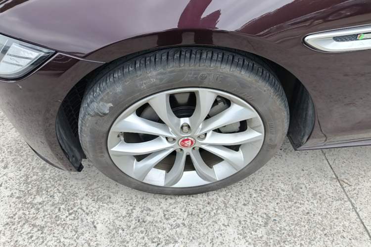 Used Jaguar XF 2016 XF 2.0T Two-Wheel-Drive R-Sport Sport Edition Left Front Wheel Hub