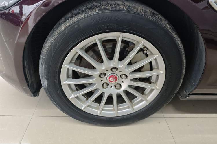 Used Jaguar XF 2016 XF 2.0T Two-Wheel-Drive Luxury Edition Left Front Wheel Hub