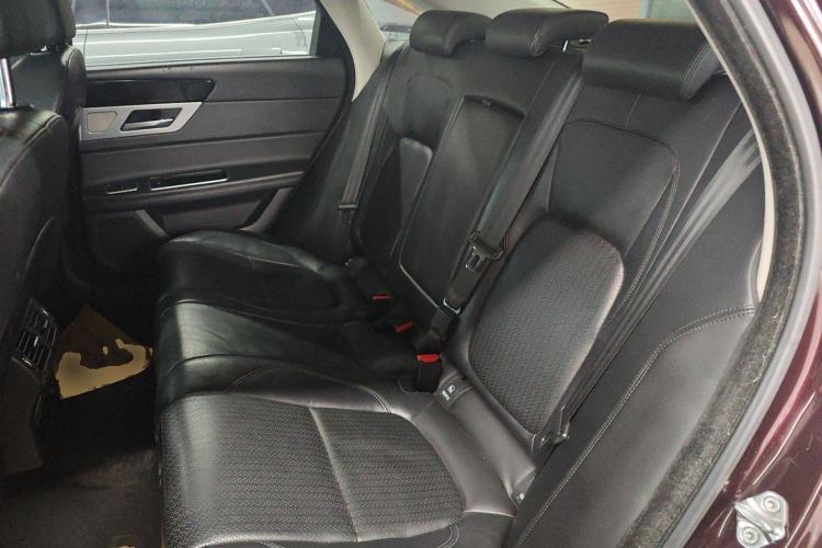 Used Jaguar XF 2016 XF 2.0T Two-Wheel-Drive Luxury Edition Left Rear Seat
