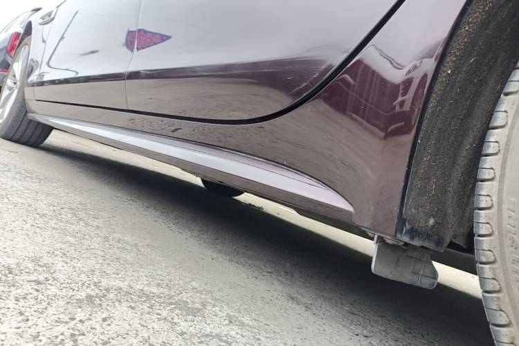 Used Jaguar XF 2016 XF 2.0T Two-Wheel-Drive R-Sport Sport Edition Left Side Sill