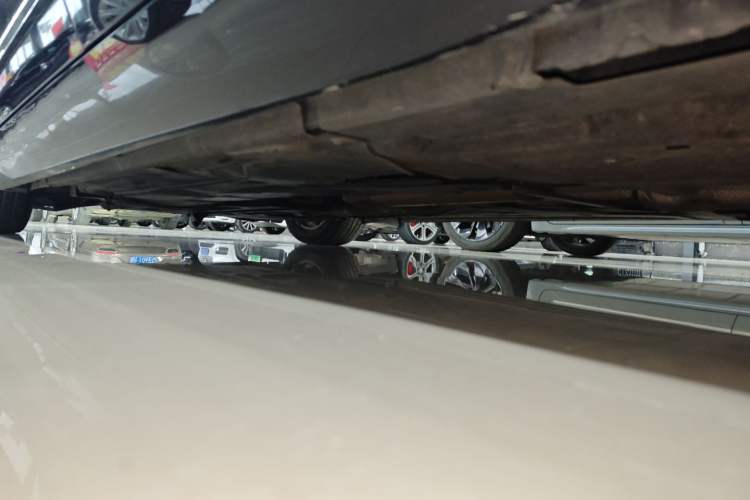 Used Jaguar XF 2016 XF 2.0T Two-Wheel-Drive Luxury Edition Left Side Sill