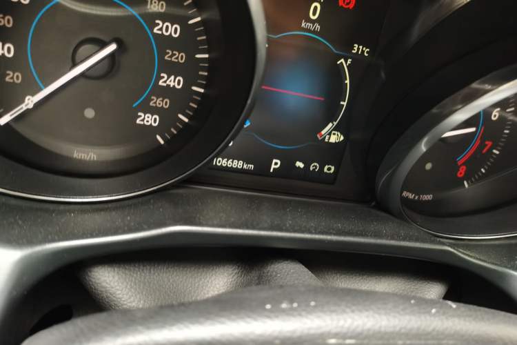 Used Jaguar XF 2016 XF 2.0T Two-Wheel-Drive Luxury Edition Odometer Close Up