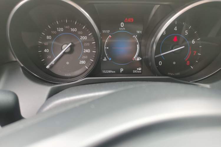 Used Jaguar XF 2016 XF 2.0T Two-Wheel-Drive Luxury Edition Odometer Close Up