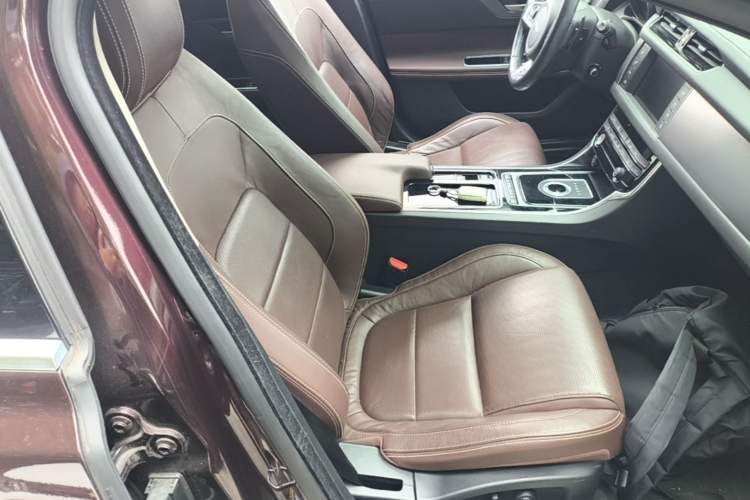 Used Jaguar XF 2016 XF 2.0T Two-Wheel-Drive R-Sport Sport Edition Right Front Seat