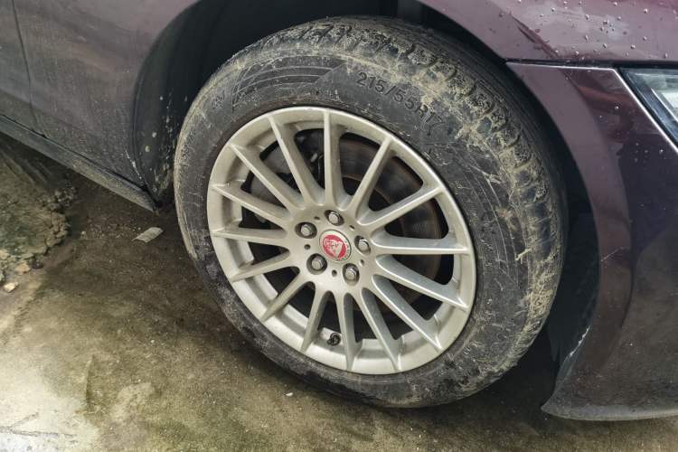 Used Jaguar XF 2016 XF 2.0T Two-Wheel-Drive Luxury Edition Right Front Wheel Hub