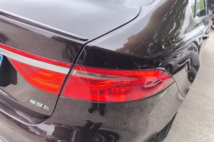 Used Jaguar XF 2016 XF 2.0T Two-Wheel-Drive R-Sport Sport Edition Right Rear Taillight