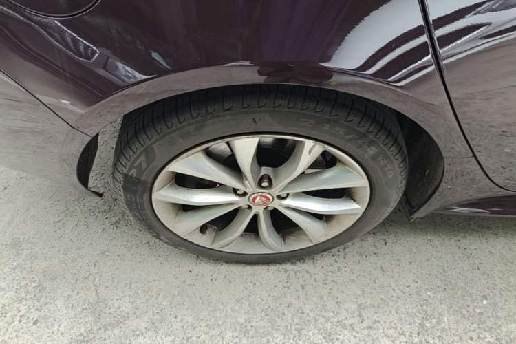 Used Jaguar XF 2016 XF 2.0T Two-Wheel-Drive R-Sport Sport Edition Right Rear Wheel Hub