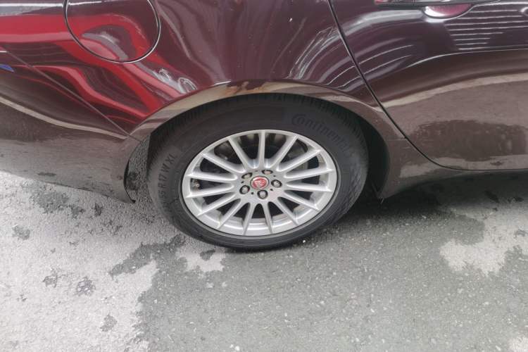 Used Jaguar XF 2016 XF 2.0T Two-Wheel-Drive Luxury Edition Right Rear Wheel Hub