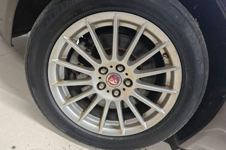Used Jaguar XF 2016 XF 2.0T Two-Wheel-Drive Luxury Edition Right Rear Wheel Hub