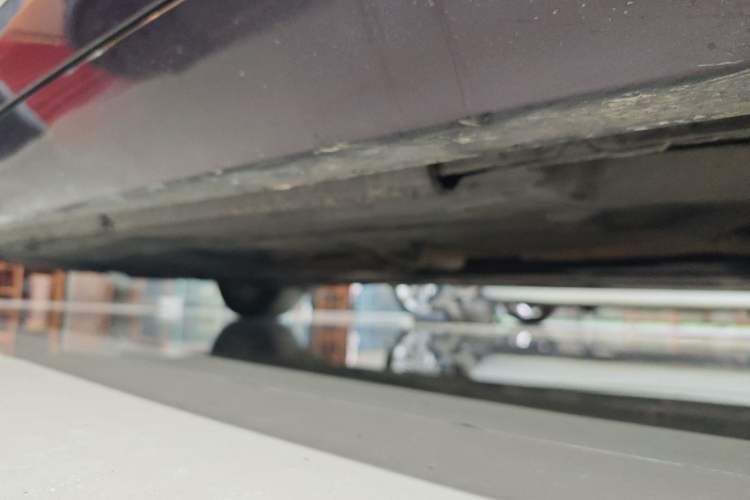 Used Jaguar XF 2016 XF 2.0T Two-Wheel-Drive Luxury Edition Right Side Sill