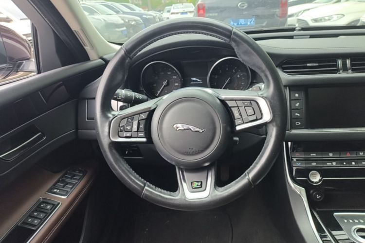 Used Jaguar XF 2016 XF 2.0T Two-Wheel-Drive R-Sport Sport Edition Steering Wheel