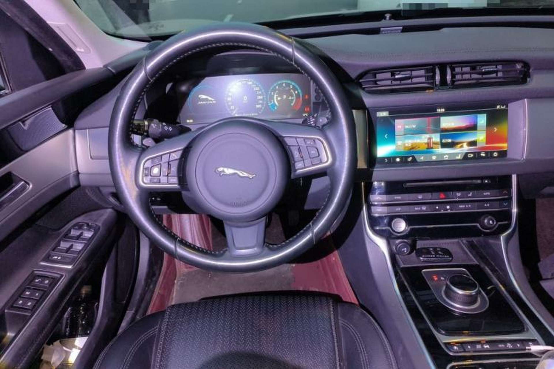 Used Jaguar XF 2016 XF 2.0T Two-Wheel-Drive Luxury Edition Steering Wheel
