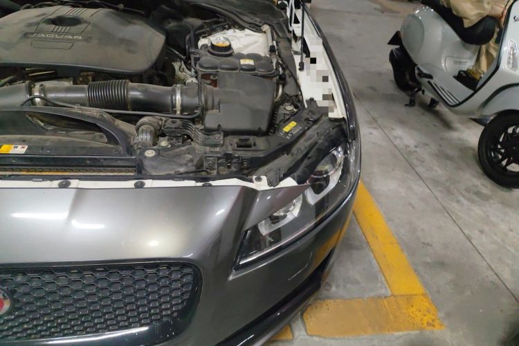 Used Jaguar XF 2016 XF 2.0T Two-Wheel-Drive Luxury Edition Engine Bay Left