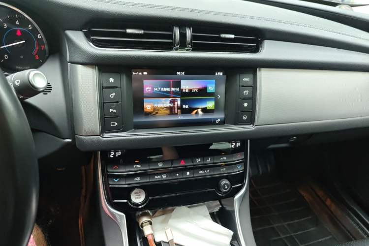 Used Jaguar XF 2016 XF 3.0 SC Two-Wheel-Drive Luxury Edition Audio And AC Panel