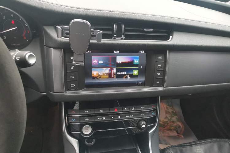 Used Jaguar XF 2016 XF 2.0T Two-Wheel-Drive Luxury Edition Audio And AC Panel