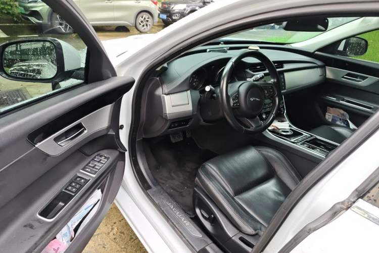 Used Jaguar XF 2016 XF 3.0 SC Two-Wheel-Drive Luxury Edition Driver Seat