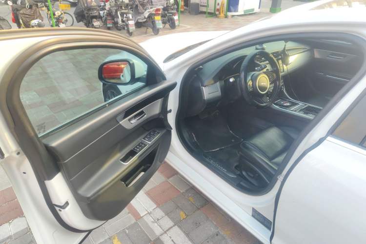 Used Jaguar XF 2016 XF 2.0T Two-Wheel-Drive Luxury Edition Driver Seat