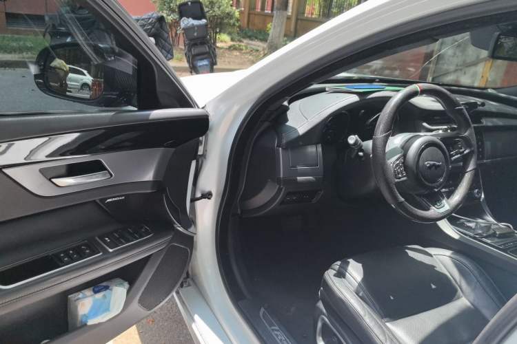 Used Jaguar XF 2016 XF 2.0T Two-Wheel-Drive R-Sport Sport Edition Driver Seat