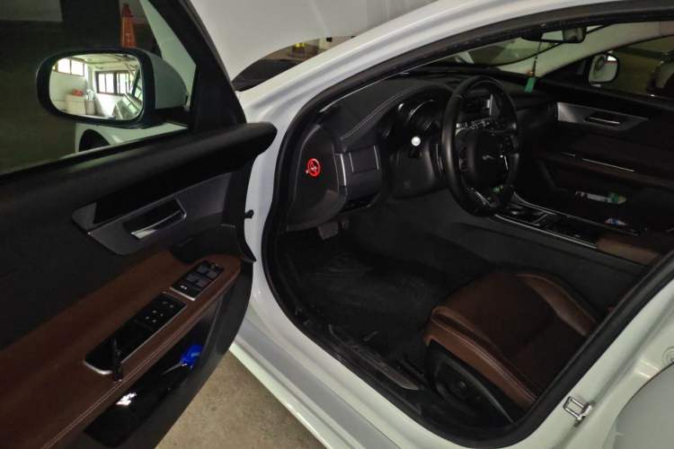 Used Jaguar XF 2016 XF 2.0T Two-Wheel-Drive R-Sport Sport Edition Driver Seat