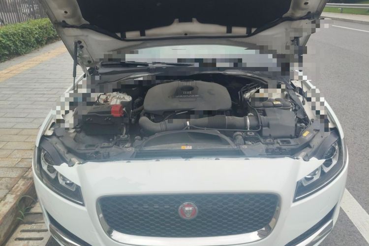 Used Jaguar XF 2016 XF 2.0T Two-Wheel-Drive Luxury Edition Engine Bay